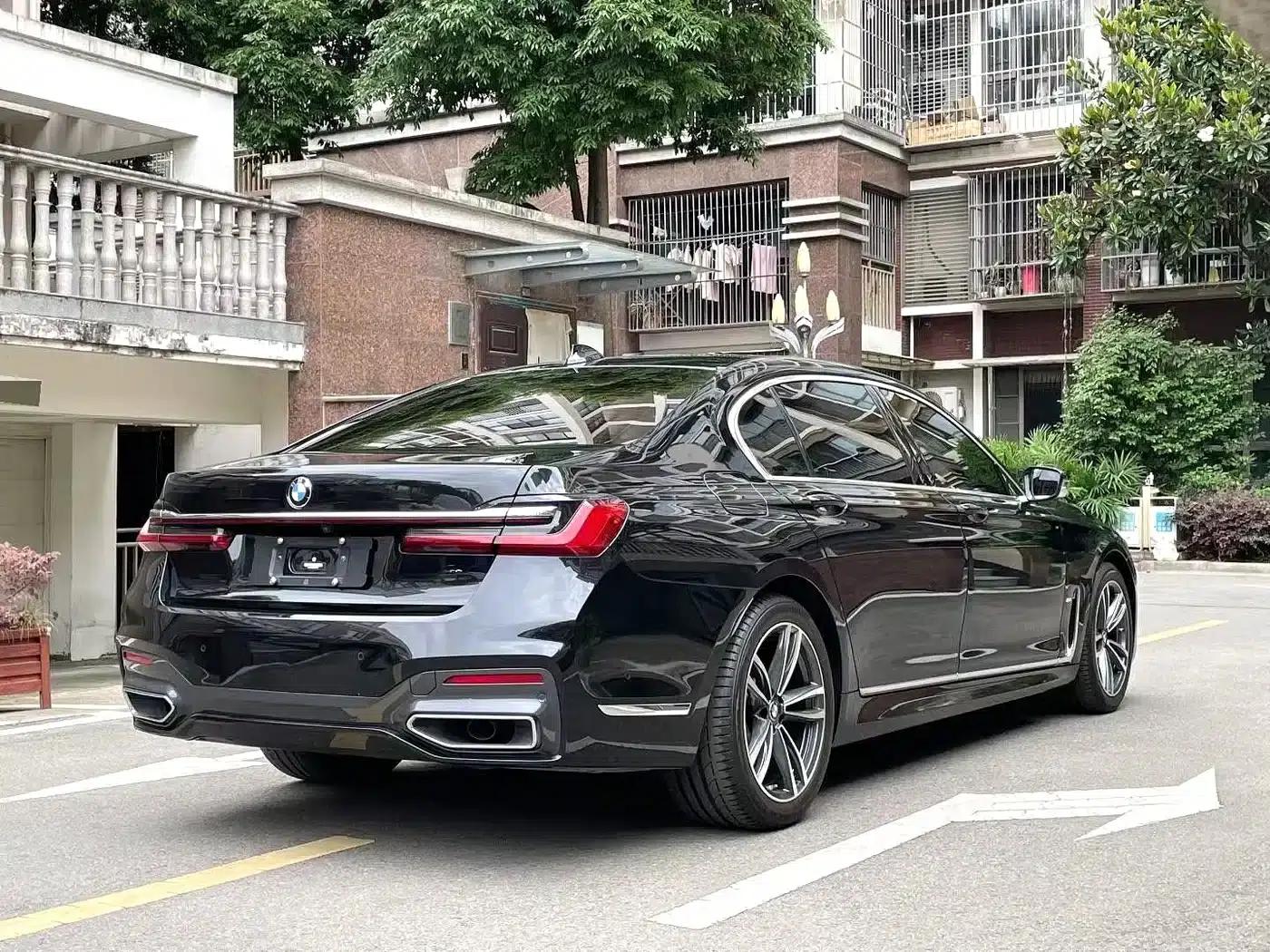 2021 BMW 7 Series 730Li M Sport Package — миниатюра 9