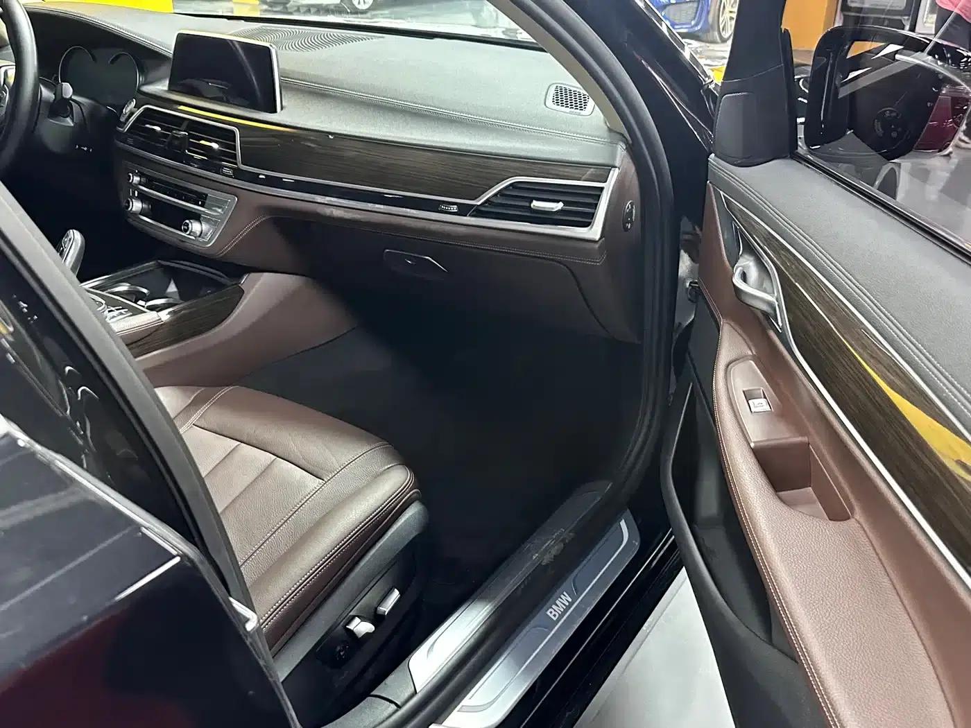2017 BMW 7 Series 730Li Luxury — миниатюра 6