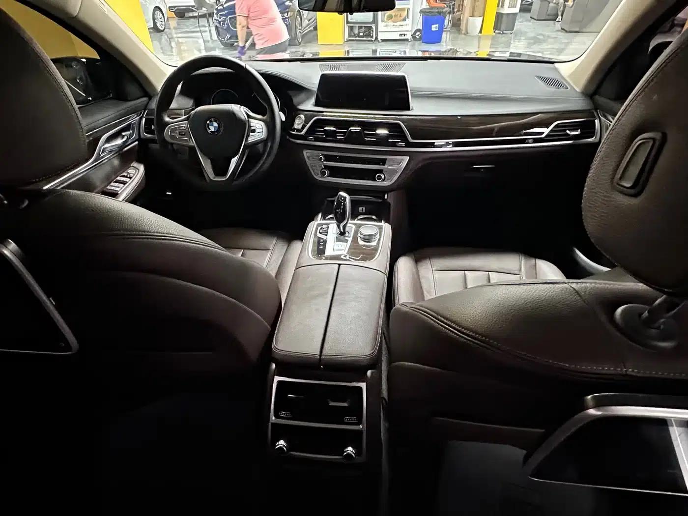 2017 BMW 7 Series 730Li Luxury — миниатюра 10