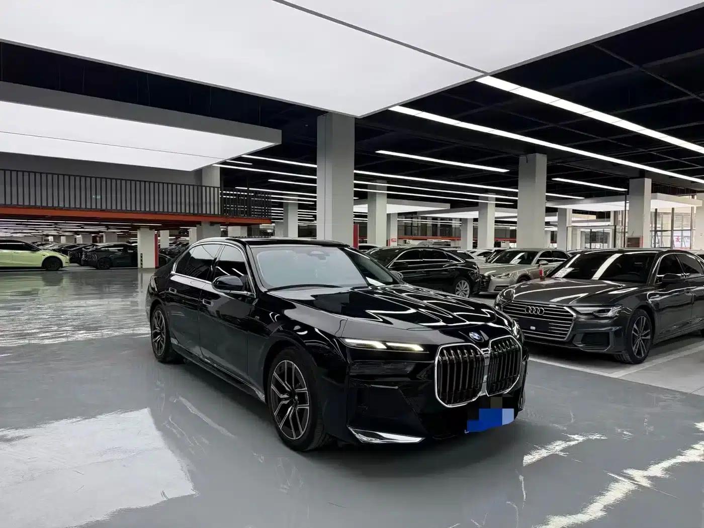 2023 BMW 7 Series 735Li M Sport Package — миниатюра 3