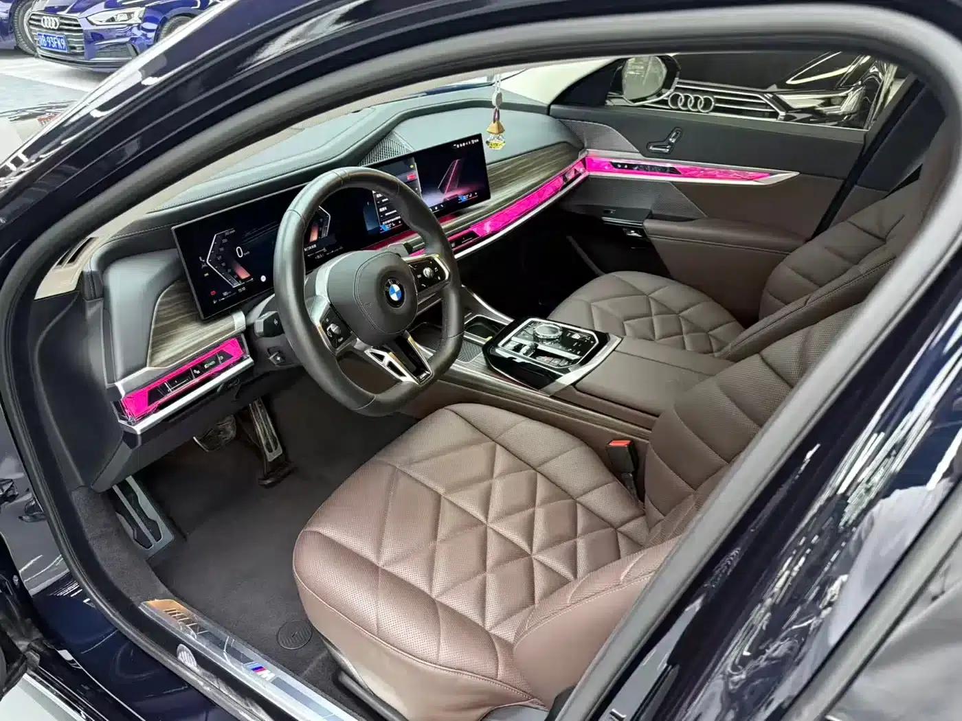 2023 BMW 7 Series 735Li M Sport Package — миниатюра 5