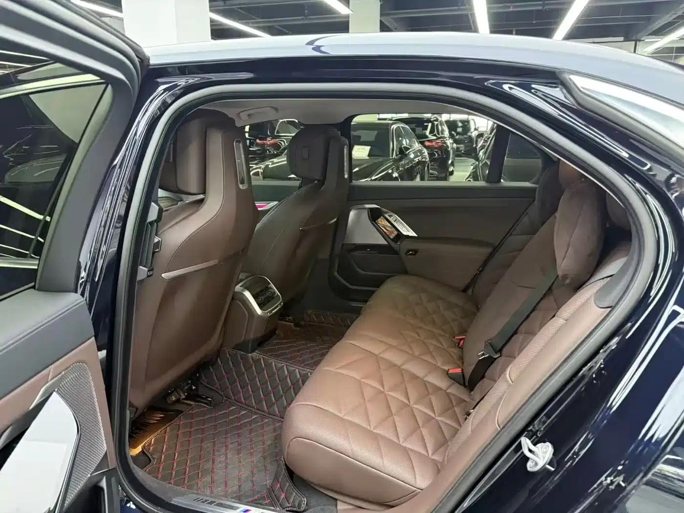 2023 BMW 7 Series 735Li M Sport Package — миниатюра 7