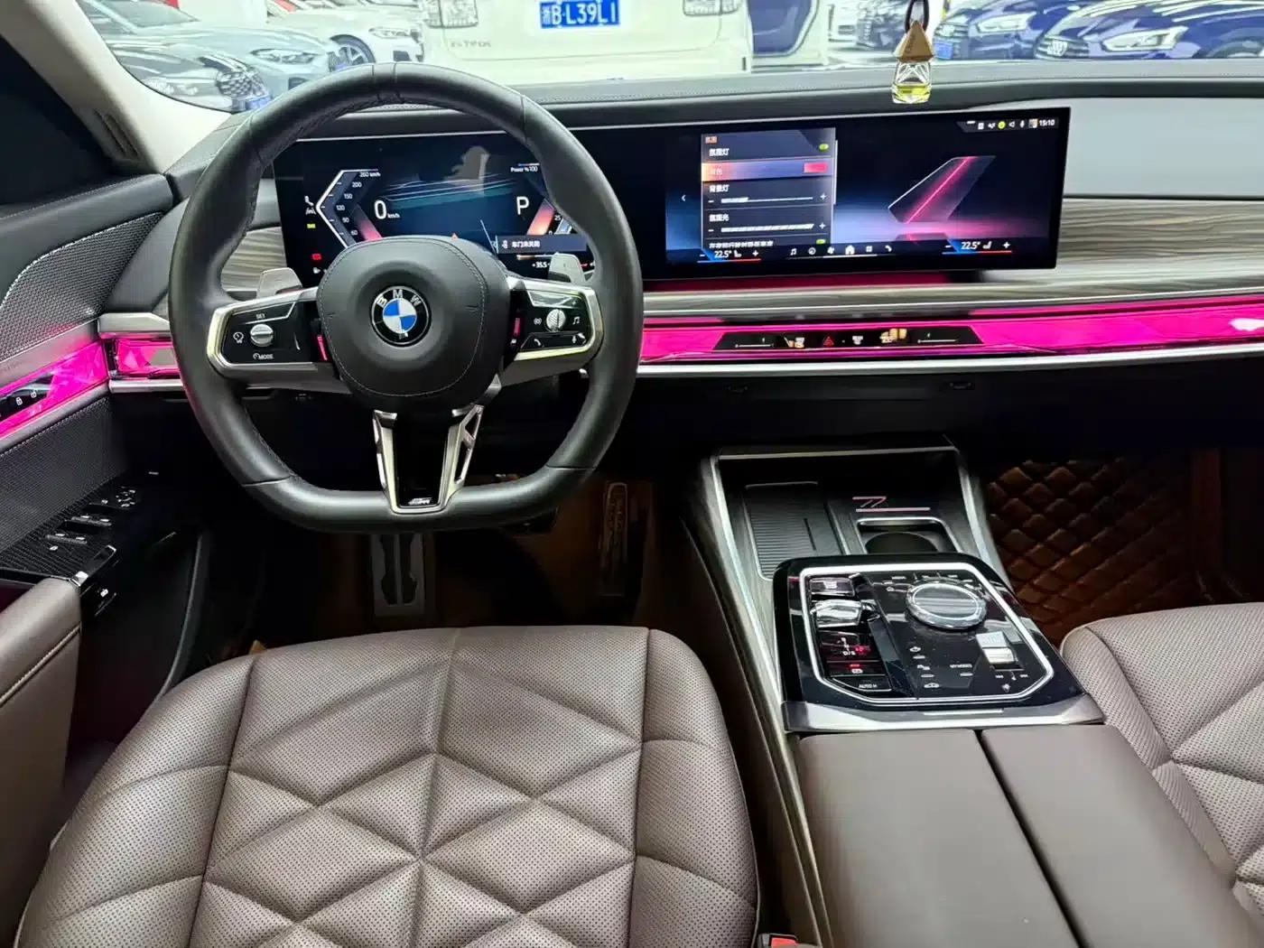 2023 BMW 7 Series 735Li M Sport Package — миниатюра 8