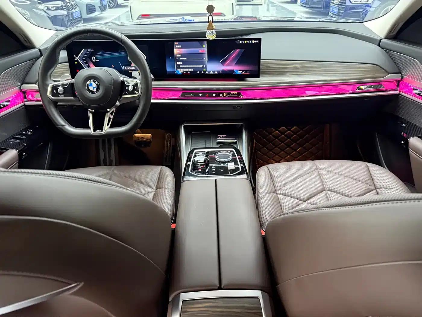 2023 BMW 7 Series 735Li M Sport Package — миниатюра 9