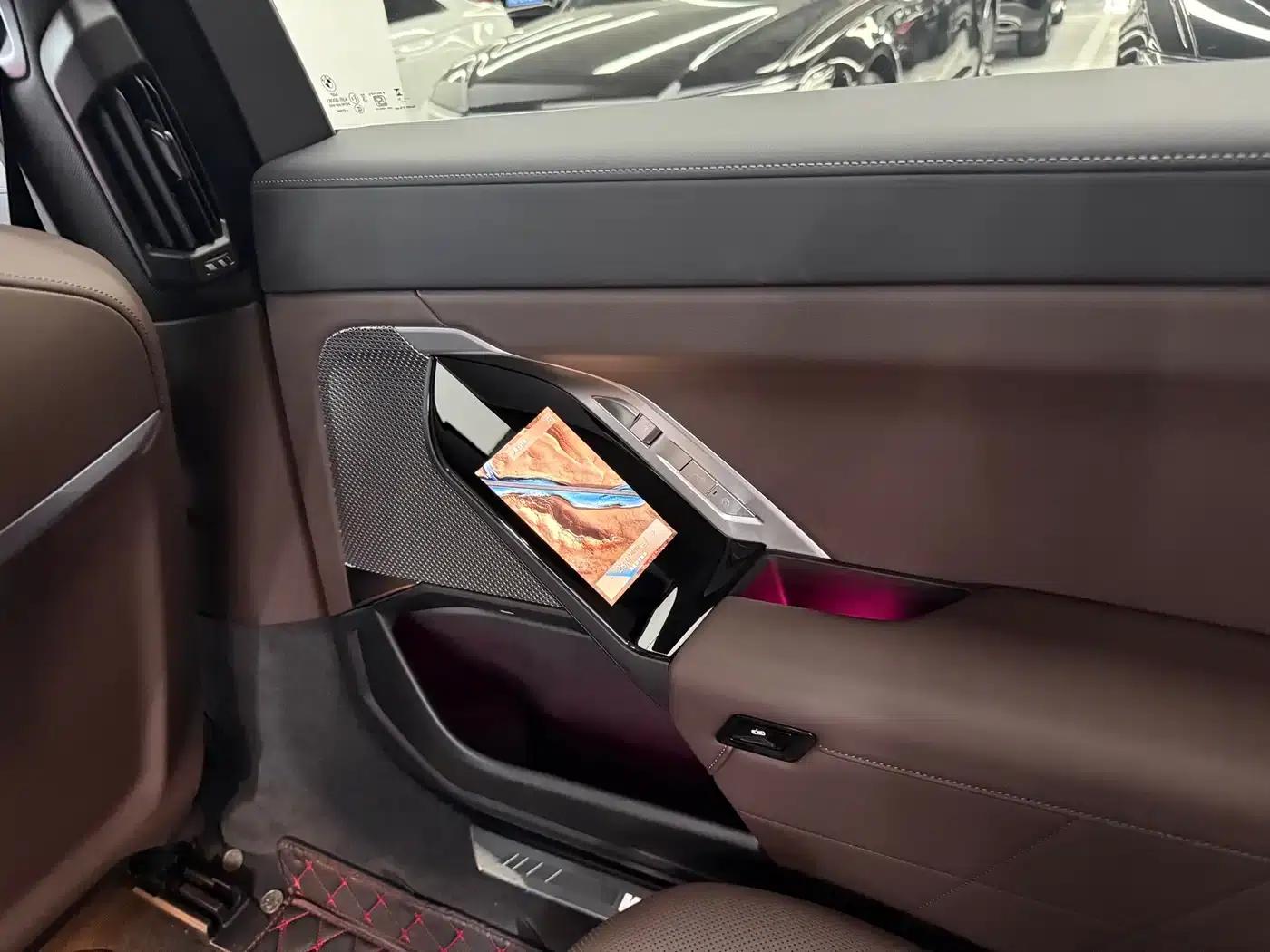 2023 BMW 7 Series 735Li M Sport Package — миниатюра 10