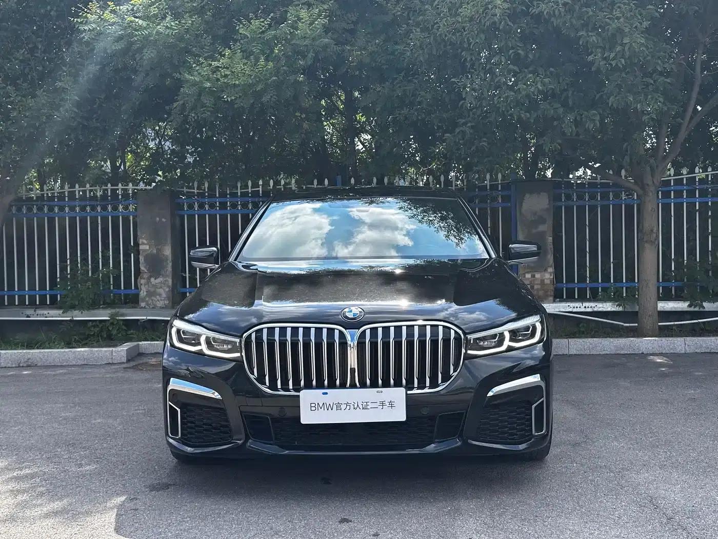 2019 BMW 7 Series 740Li Leading Edition M Sport Package — миниатюра 2