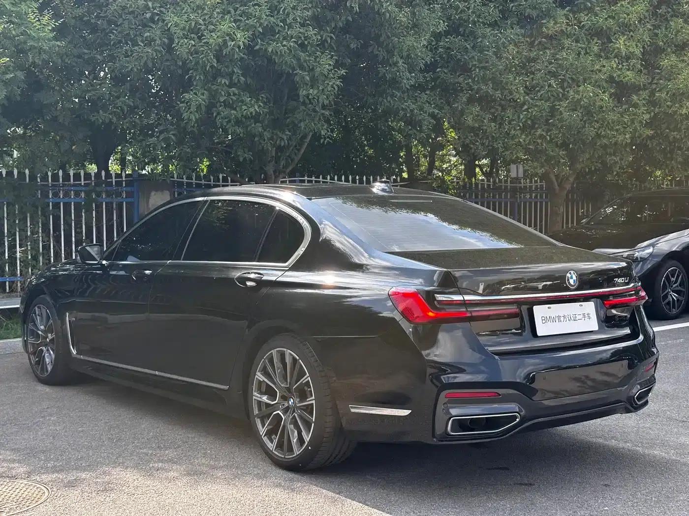 2019 BMW 7 Series 740Li Leading Edition M Sport Package — миниатюра 13