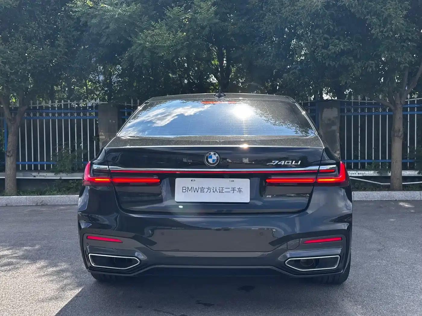 2019 BMW 7 Series 740Li Leading Edition M Sport Package — миниатюра 10
