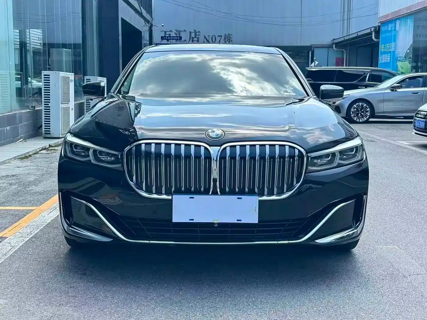 2019 BMW 7 Series 730Li Luxury Package — миниатюра 2