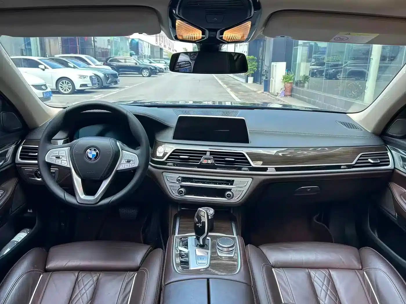2019 BMW 7 Series 730Li Luxury Package — миниатюра 4