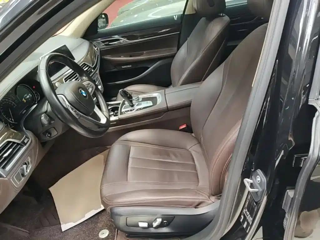 2017 BMW 7 Series 730Li Leading Edition — миниатюра 15
