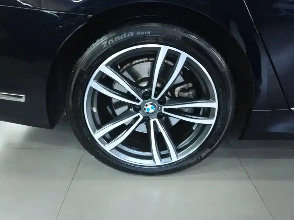 2019 BMW 7 Series Facelift 730Li M Sport Package — миниатюра 20
