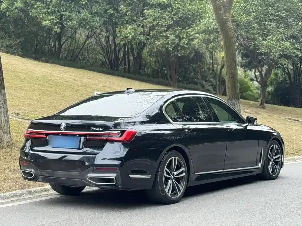 2019 BMW 7 Series Facelift 730Li M Sport Package — миниатюра 24