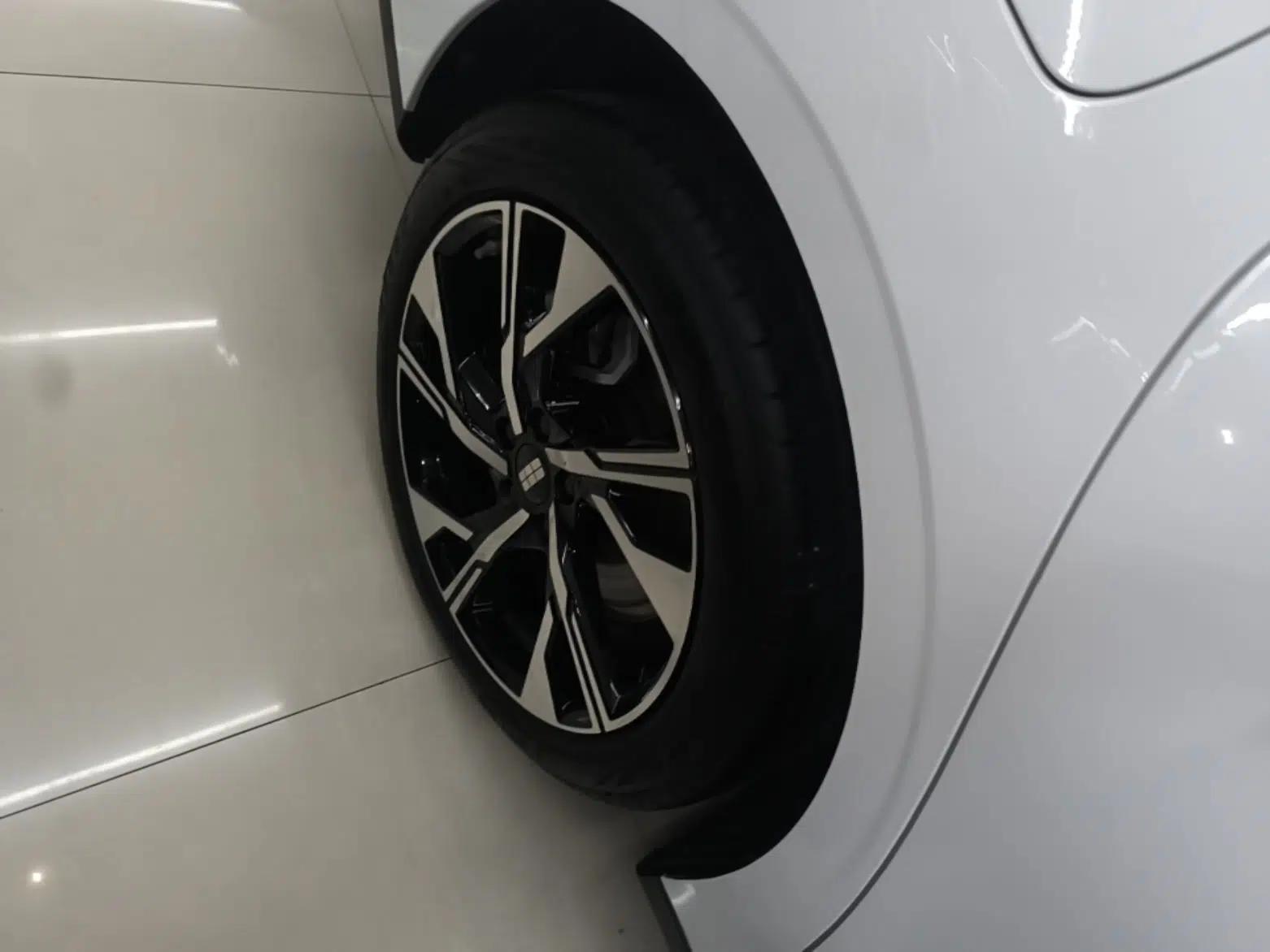 Geely Galaxy L6 2024 125km Creative Edition — миниатюра 11