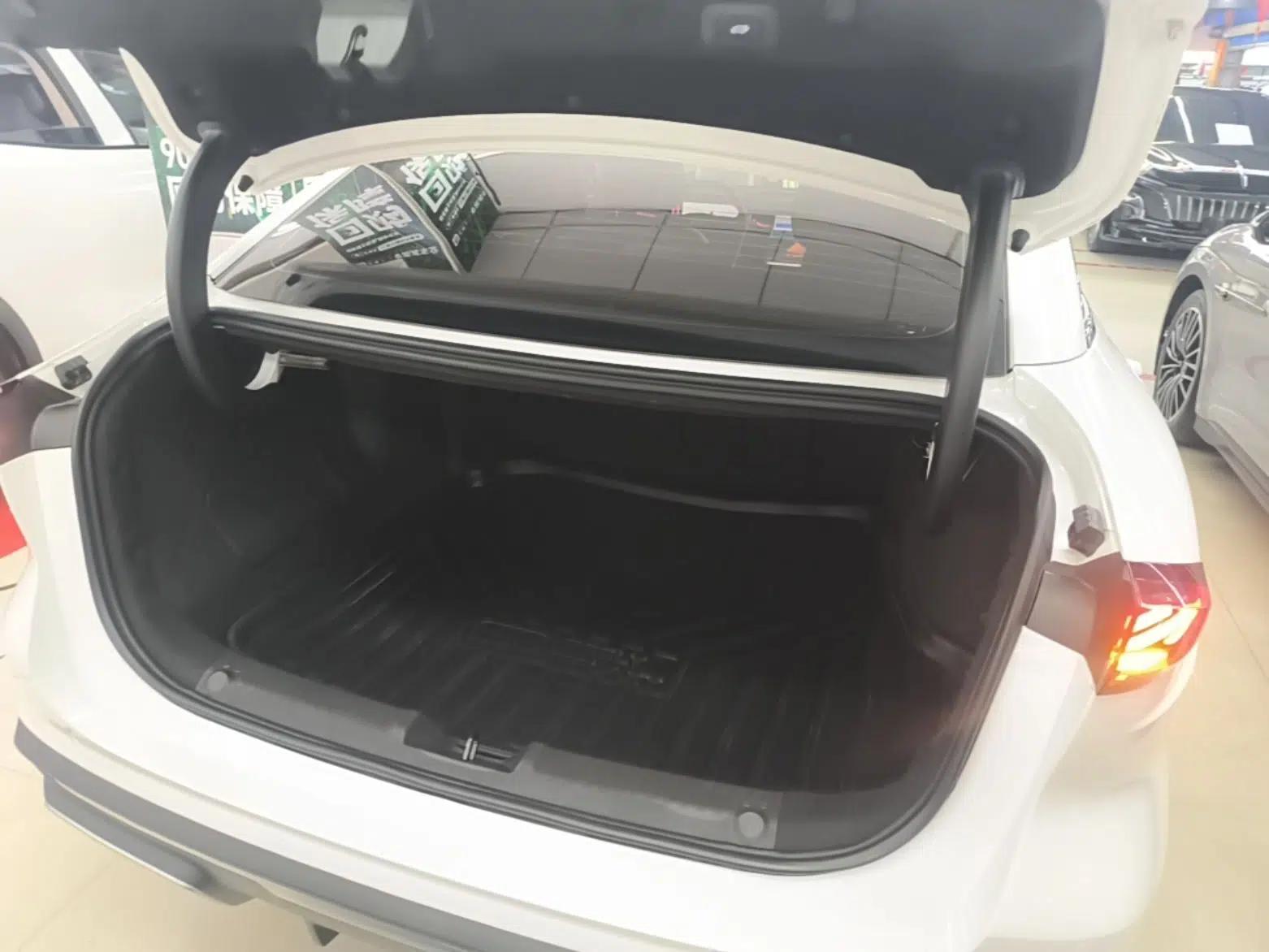 Geely Galaxy L6 2024 125km Creative Edition — миниатюра 22