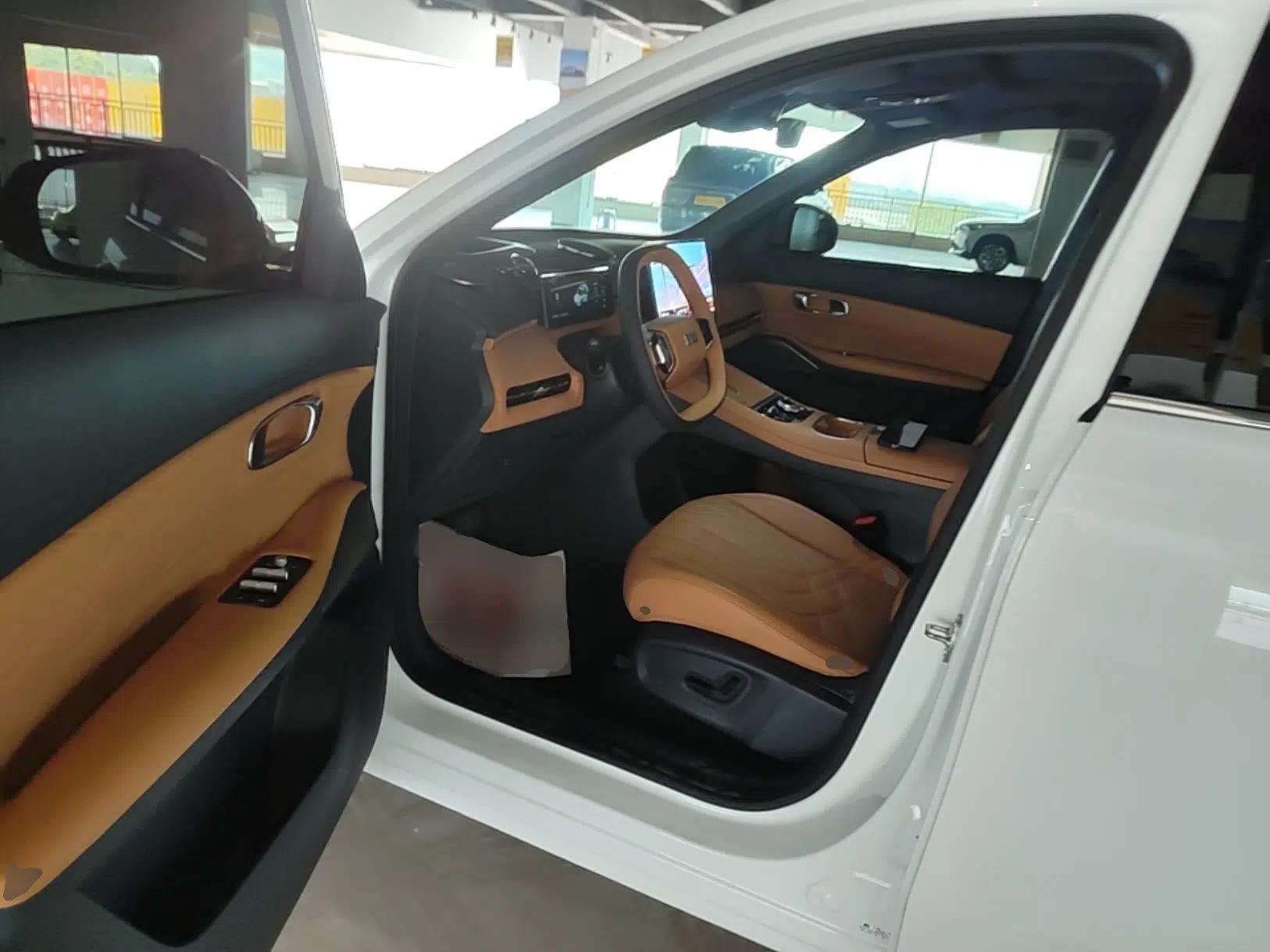 Geely Galaxy Xingjian 7 EM-i 2025 120km Exploration+ Version — миниатюра 18