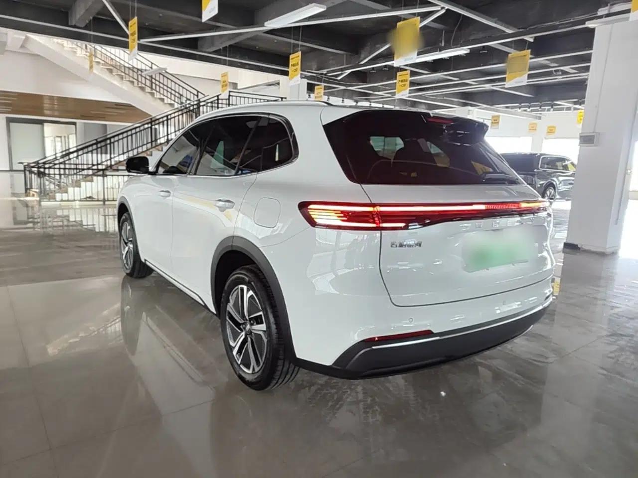 Geely Galaxy Xingjian 7 EM-i 2025 120km Exploration+ Version — миниатюра 4
