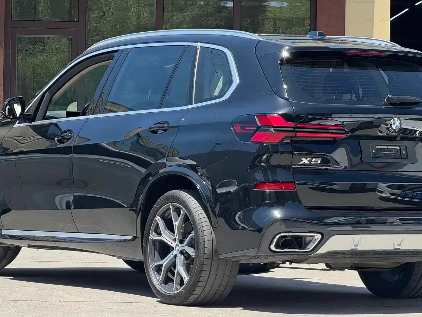 BMW X5 2023 xDrive 30Li Luxury M Sport Package — миниатюра 6