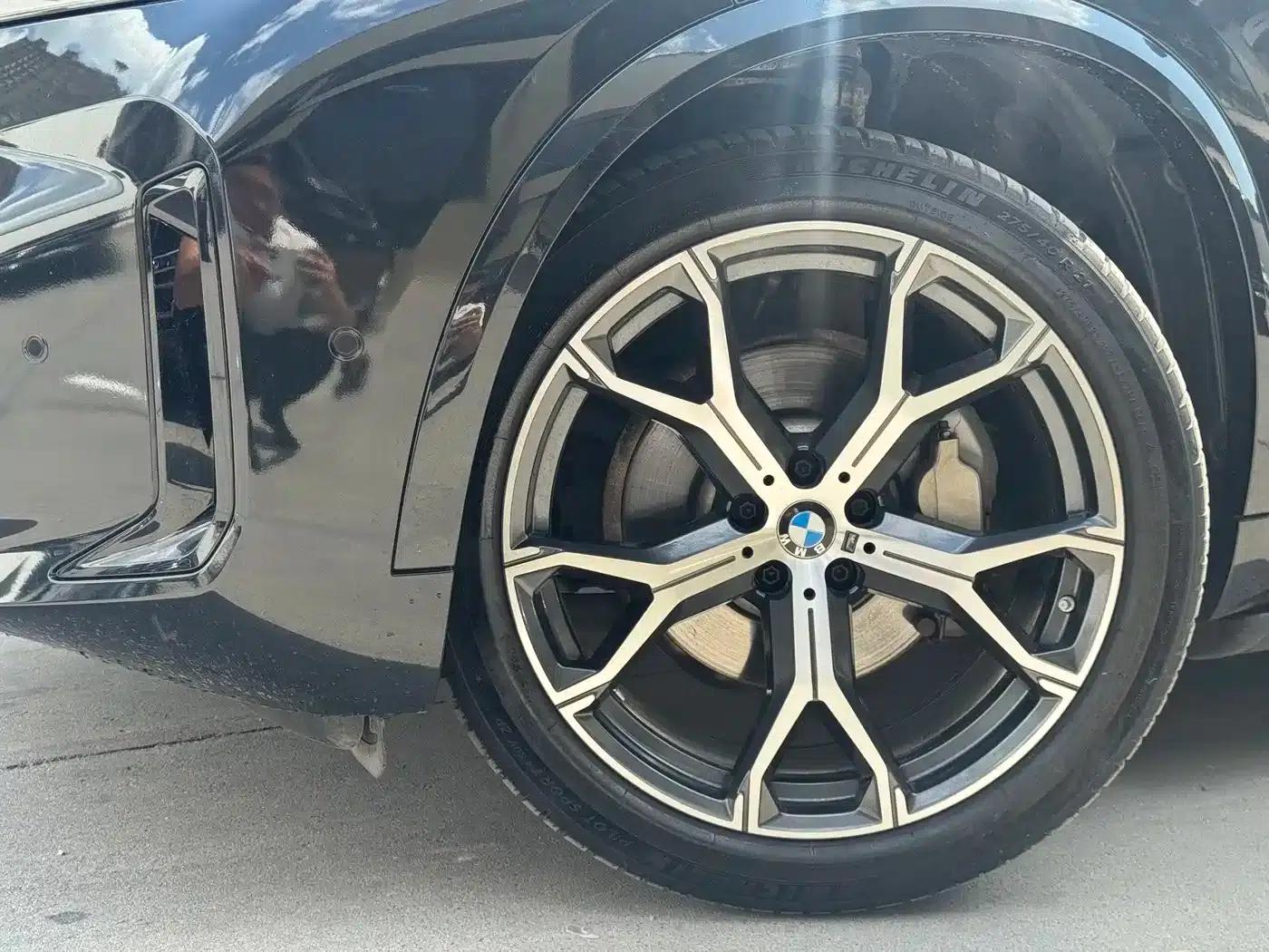 BMW X5 2023 xDrive 30Li M Sport Shadow Edition — миниатюра 19