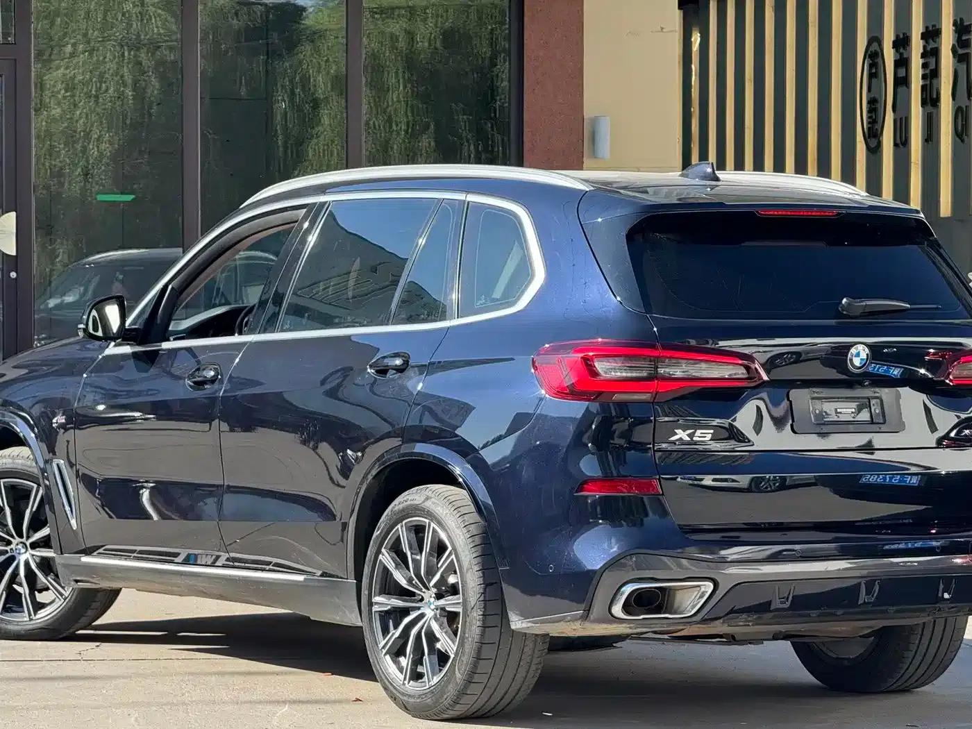 BMW X5 2023 xDrive 30Li Luxury M Sport Package — миниатюра 6