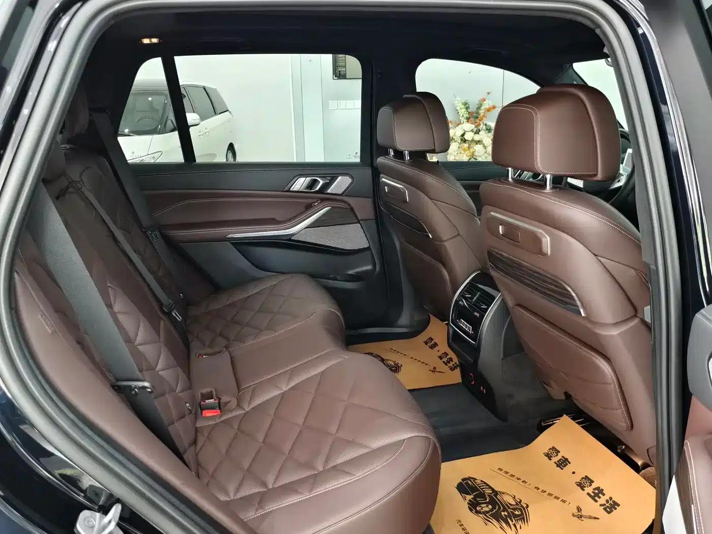 2023 BMW X5 xDrive 40Li M Sport Package — миниатюра 7