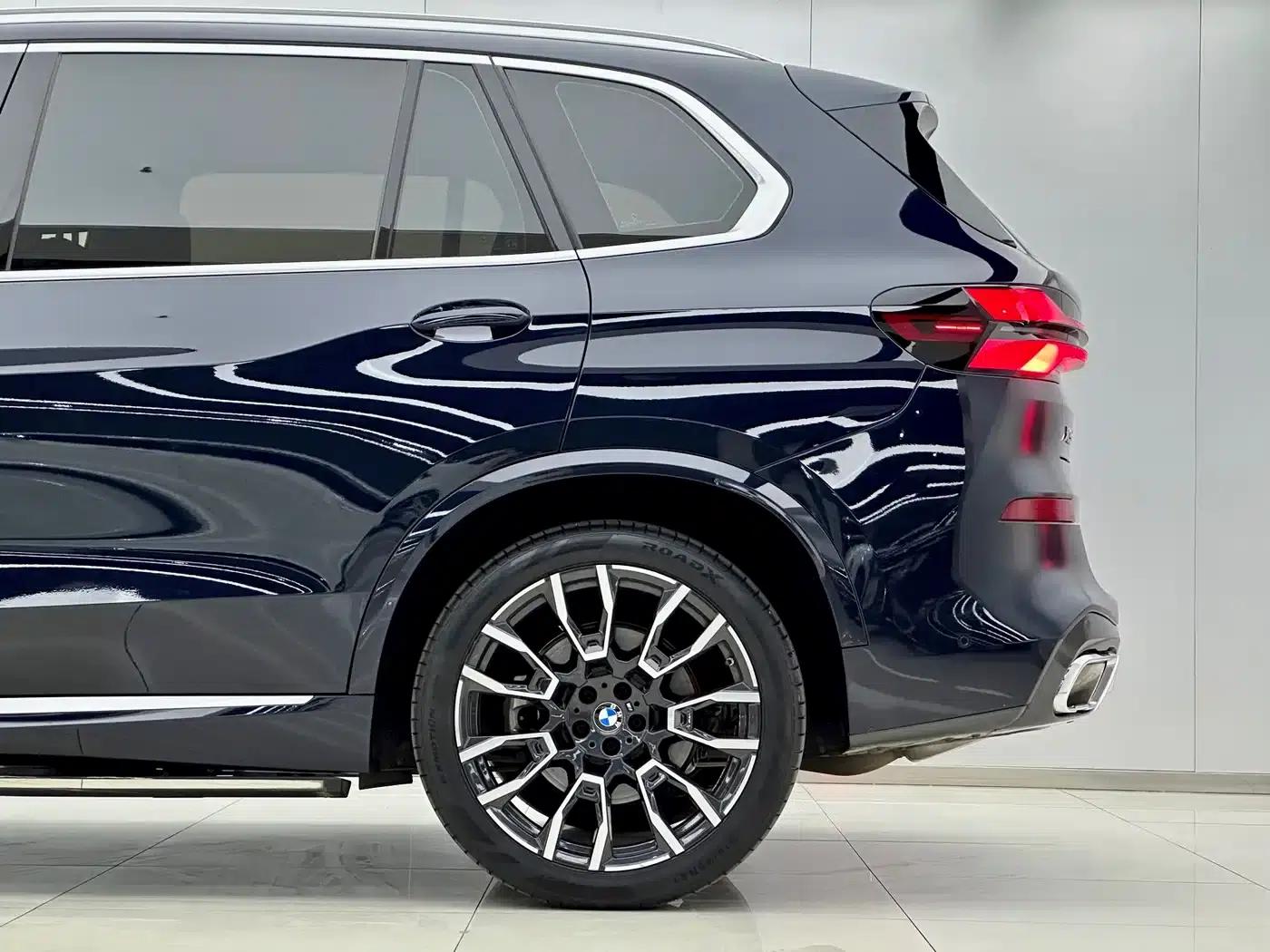 2023 BMW X5 xDrive 40Li M Sport Package — миниатюра 11