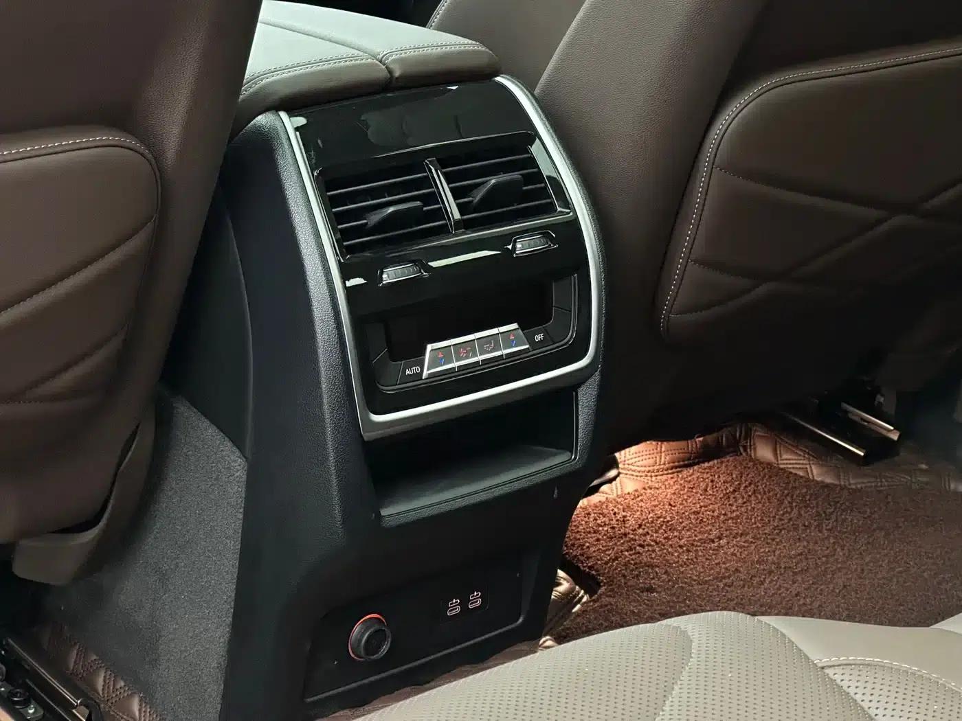 2023 BMW X5 xDrive 40Li M Sport Package — миниатюра 26