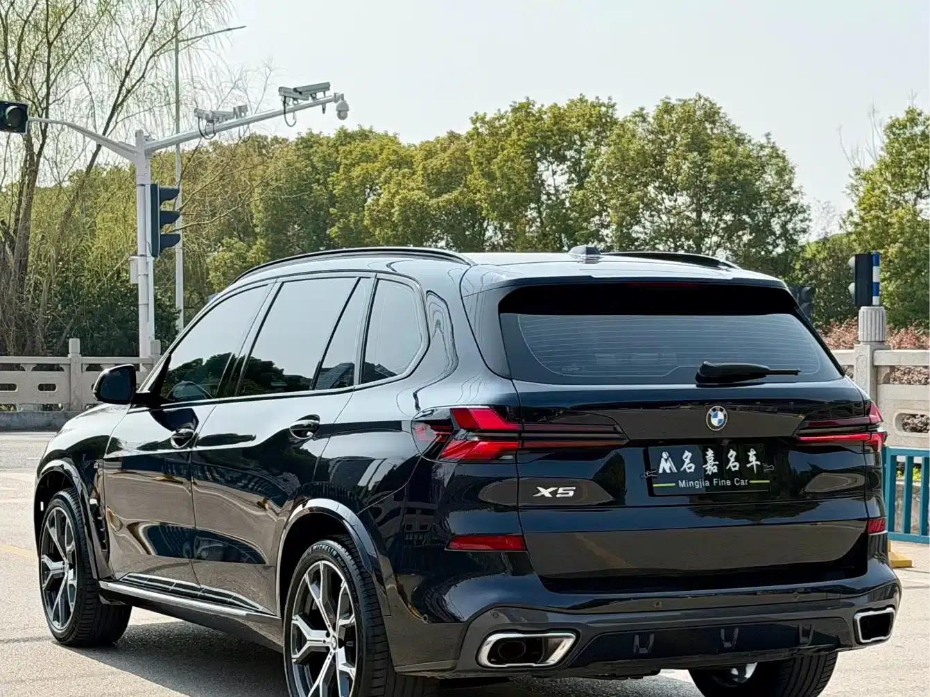 BMW X5 2023 xDrive 30Li M Sport Shadow Edition — миниатюра 9