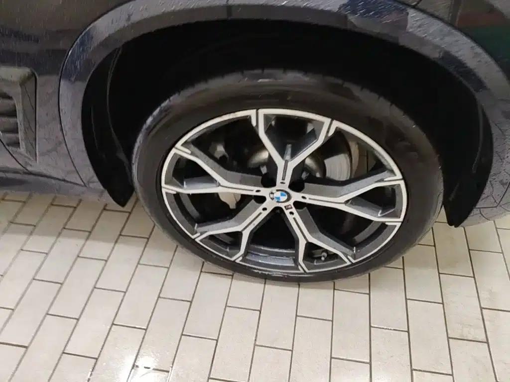 BMW X5 2023 xDrive 30Li M Sport Shadow Edition — миниатюра 14