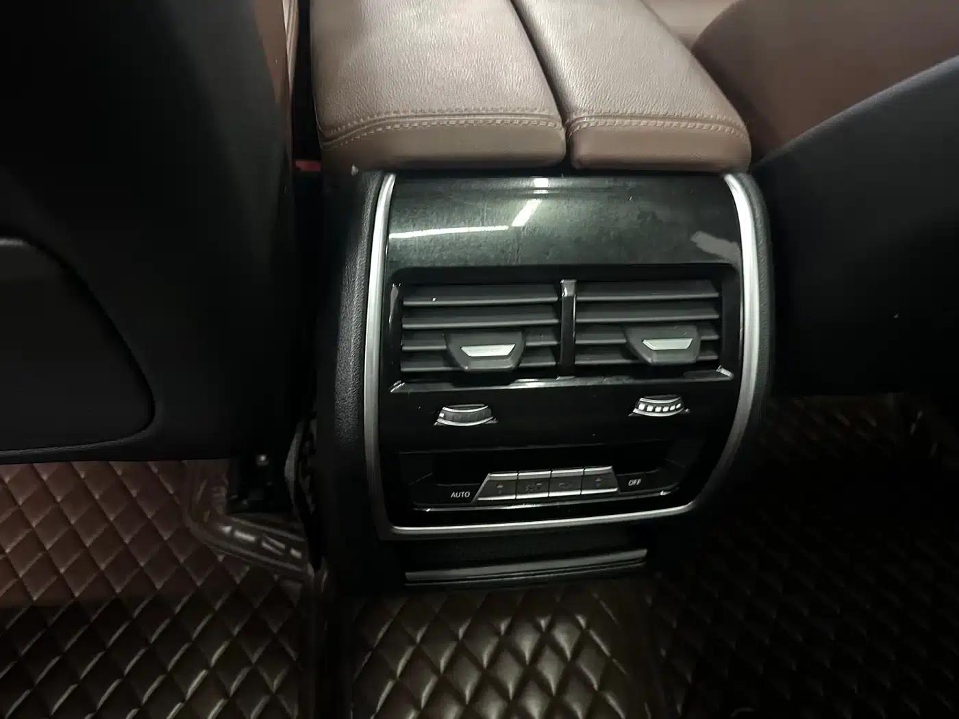 2019 BMW X5 Imported xDrive40i Luxury M Sport Package — миниатюра 11