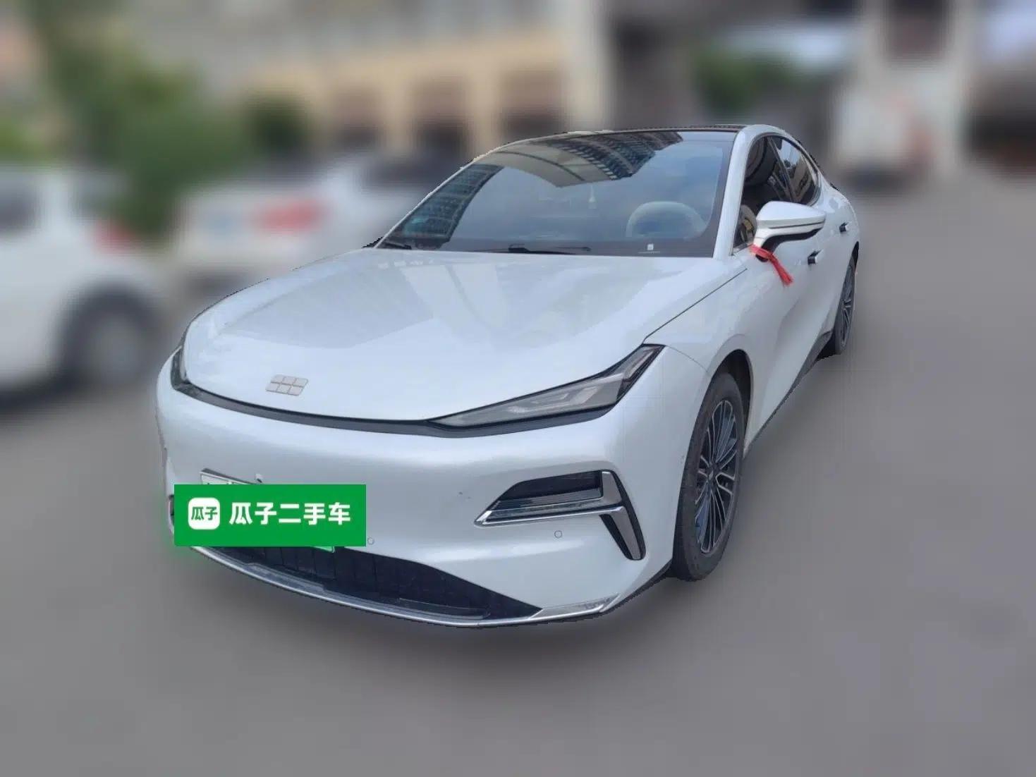 Geely Galaxy 8 2025 130km EM-i Deluxe Edition — миниатюра 1
