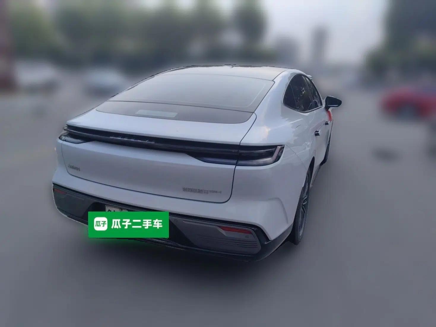 Geely Galaxy 8 2025 130km EM-i Deluxe Edition — миниатюра 6