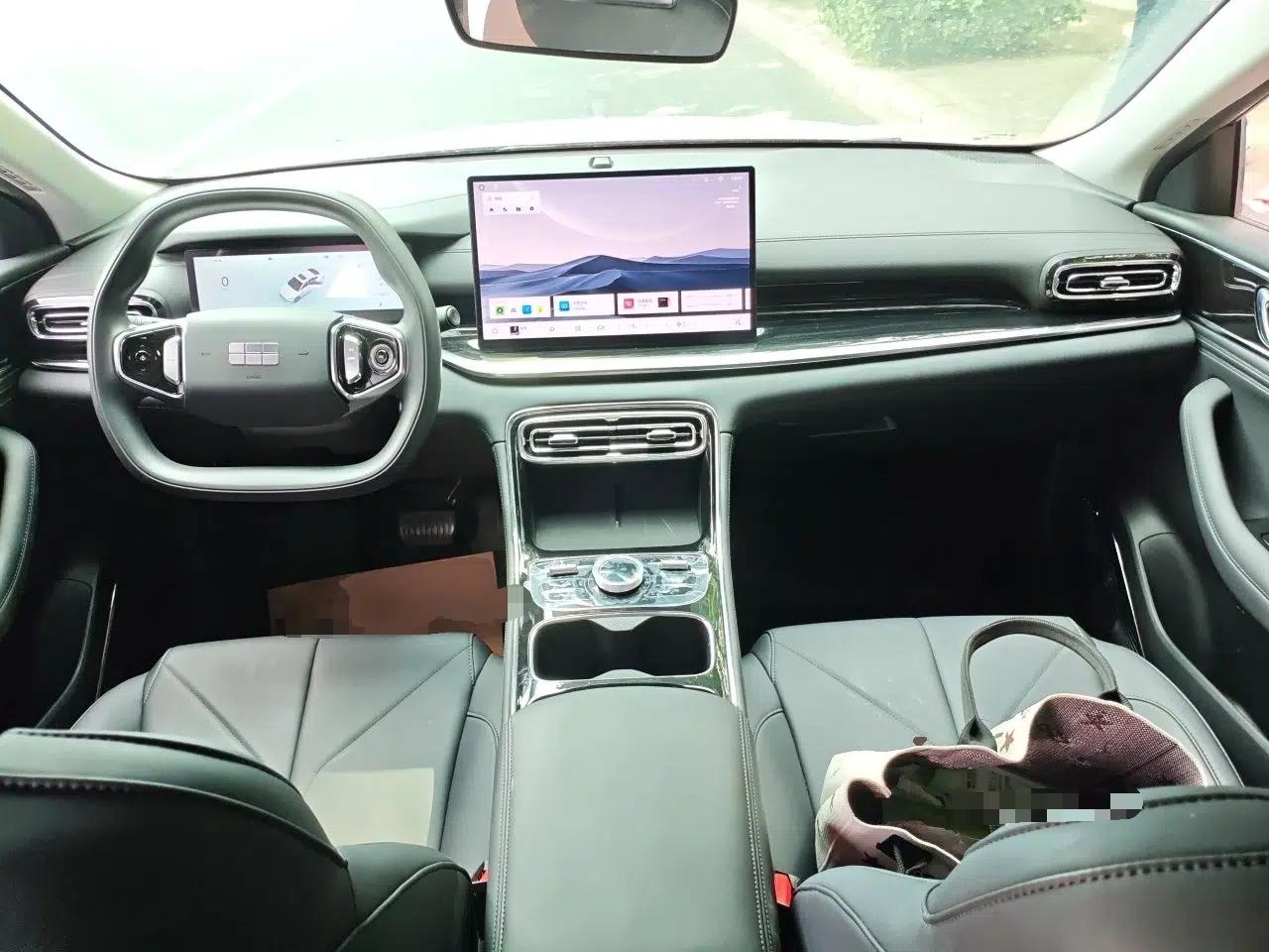 Geely Galaxy Stellar 6 2026 Model 125km Long-range Edition — миниатюра 9