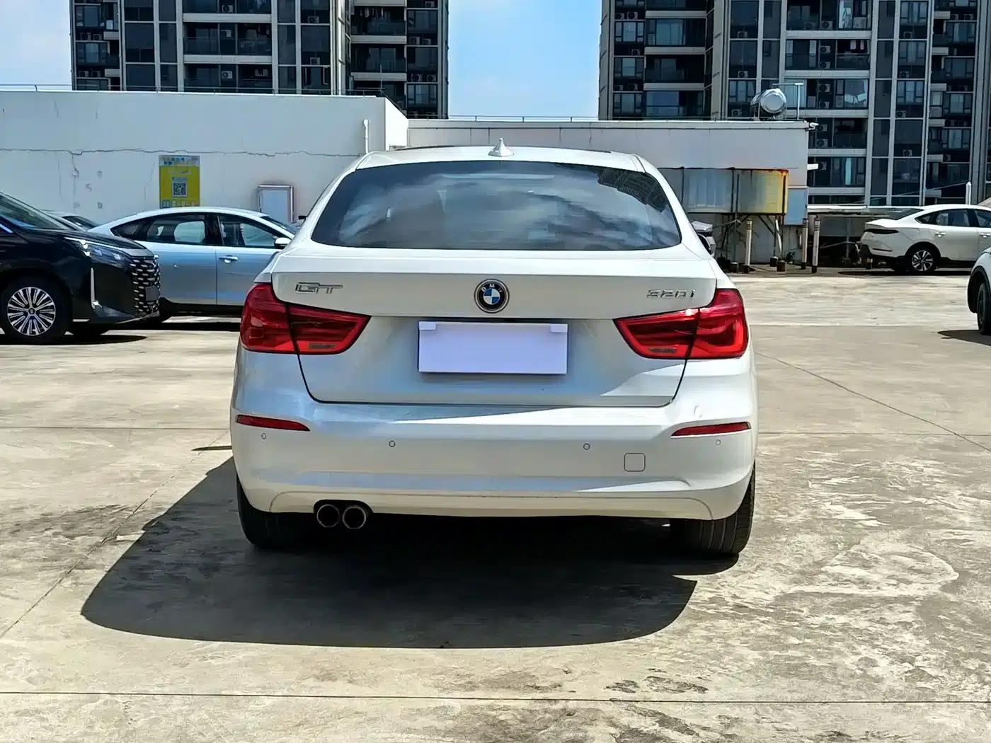 BMW 3 Series GT 2018 320i Fashion Edition — миниатюра 3