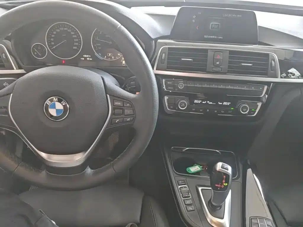 BMW 3 Series GT 2019 320i Fashion Edition — миниатюра 10