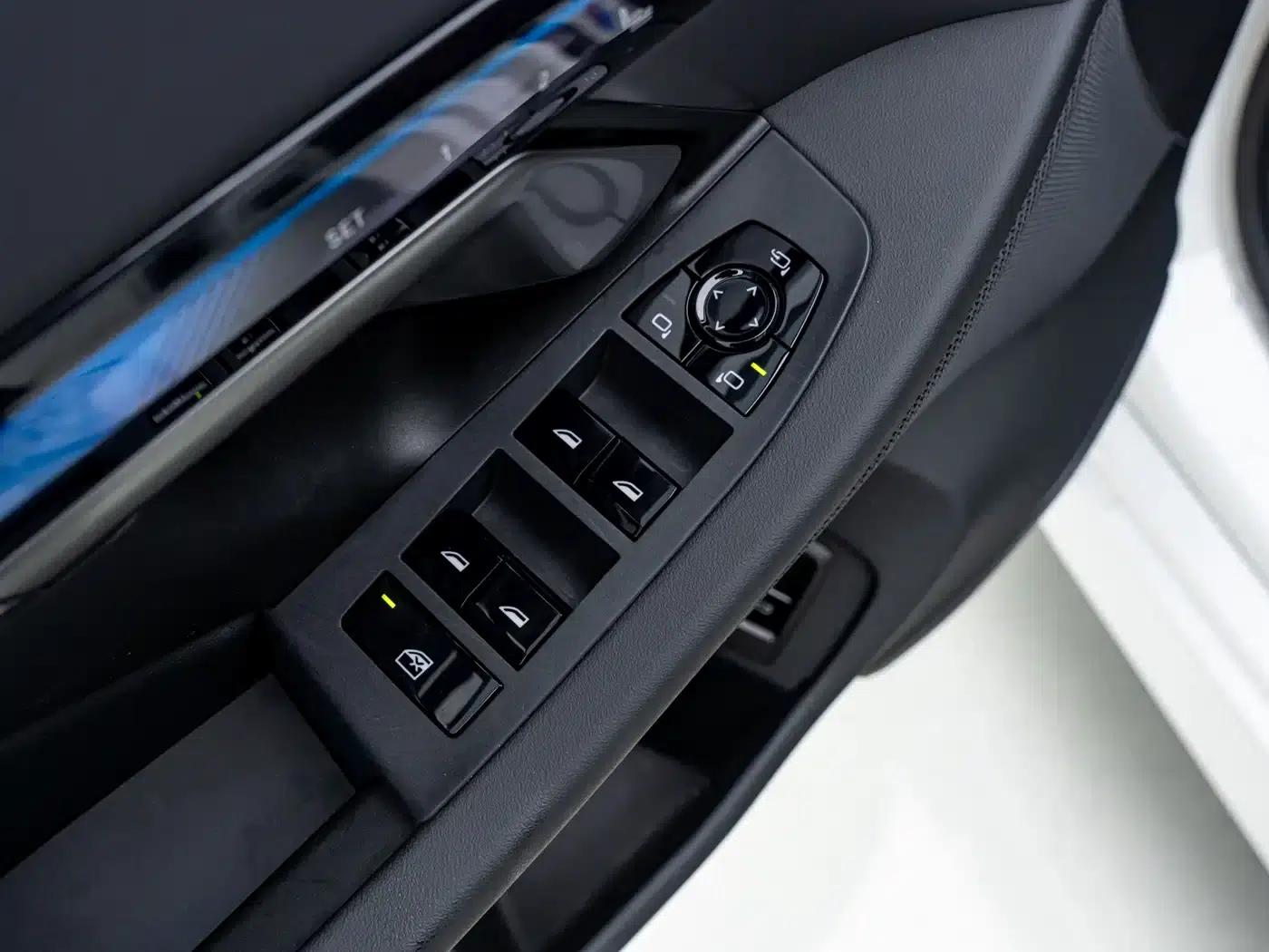 BMW i5 2024 eDrive 35L M Sport Package — миниатюра 11