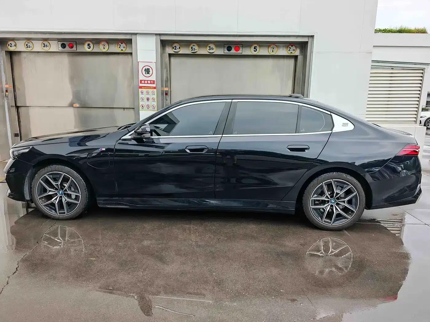 BMW i5 2024 eDrive 35L Premium M Sport Package — миниатюра 5