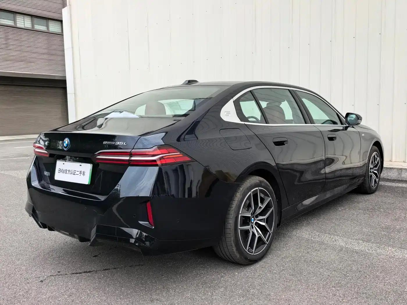 BMW i5 2025 eDrive 35L M Sport Package — миниатюра 9