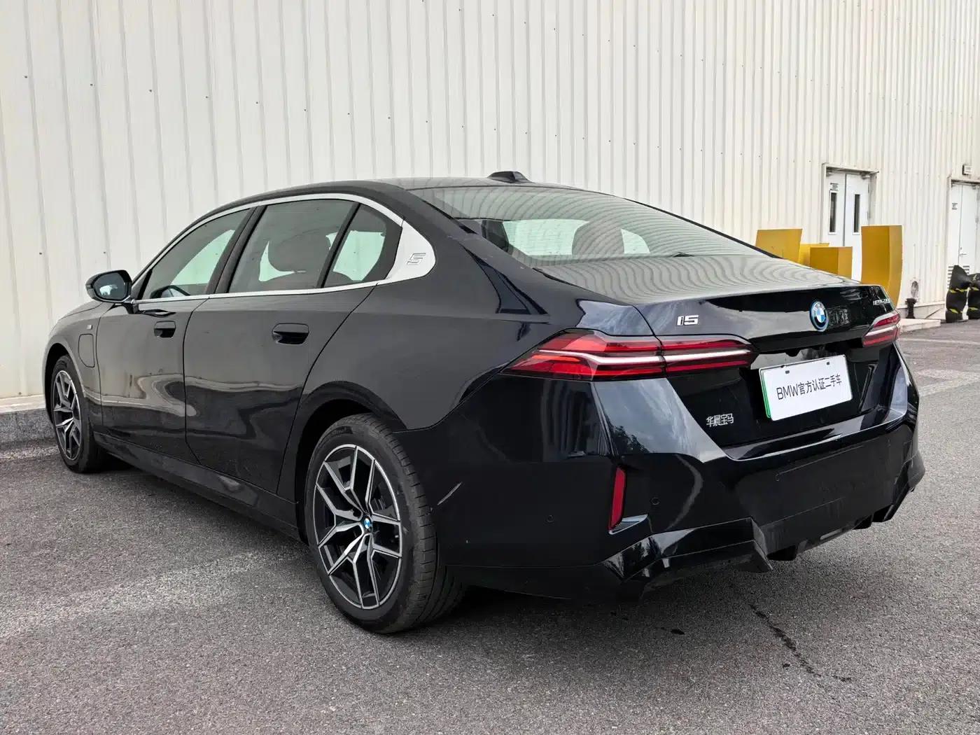 BMW i5 2025 eDrive 35L M Sport Package — миниатюра 10