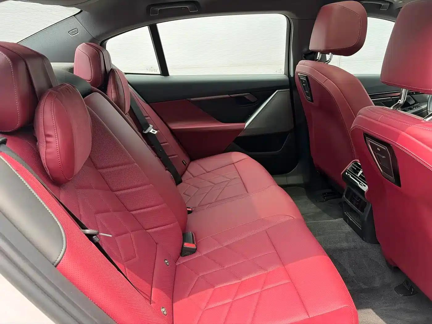 BMW i5 2025 eDrive 35L M Sport Package — миниатюра 10