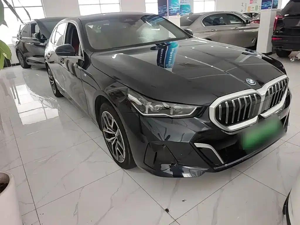 BMW i5 2025 eDrive 35L M Sport Package — миниатюра 4