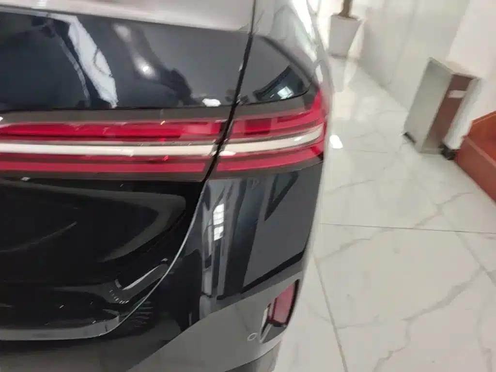 BMW i5 2025 eDrive 35L M Sport Package — миниатюра 8