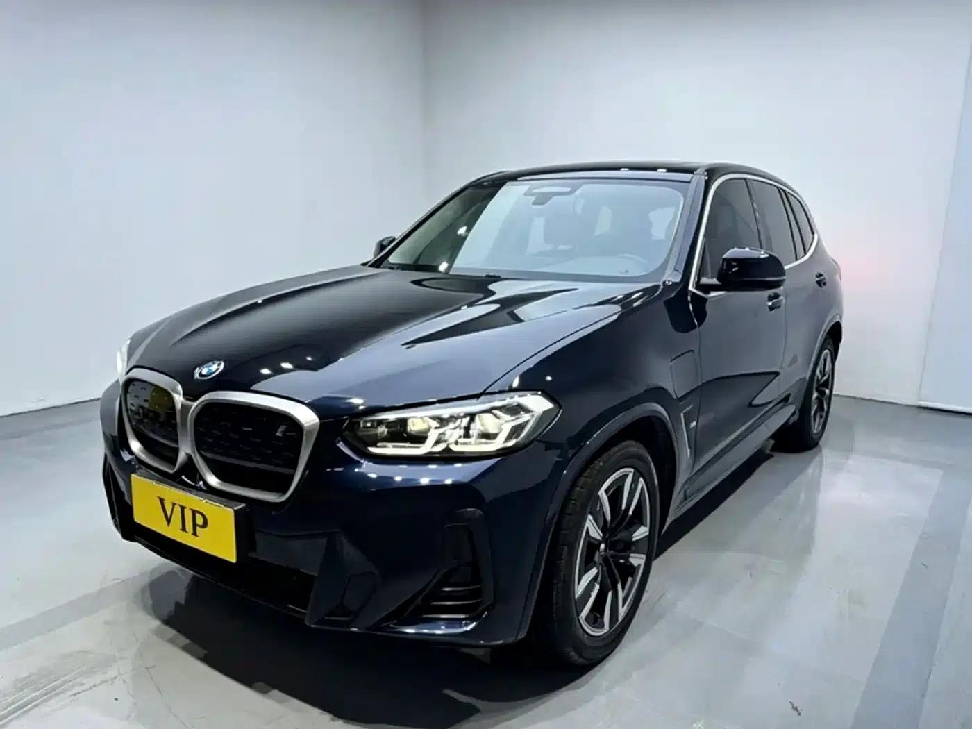 BMW iX3 2023 Leading Edition — миниатюра 1