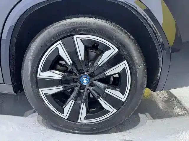 BMW iX3 2023 Leading Edition — миниатюра 16