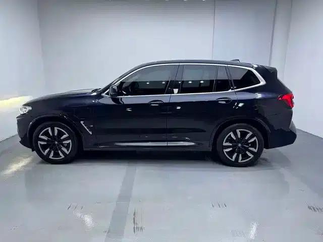 BMW iX3 2023 Leading Edition — миниатюра 5