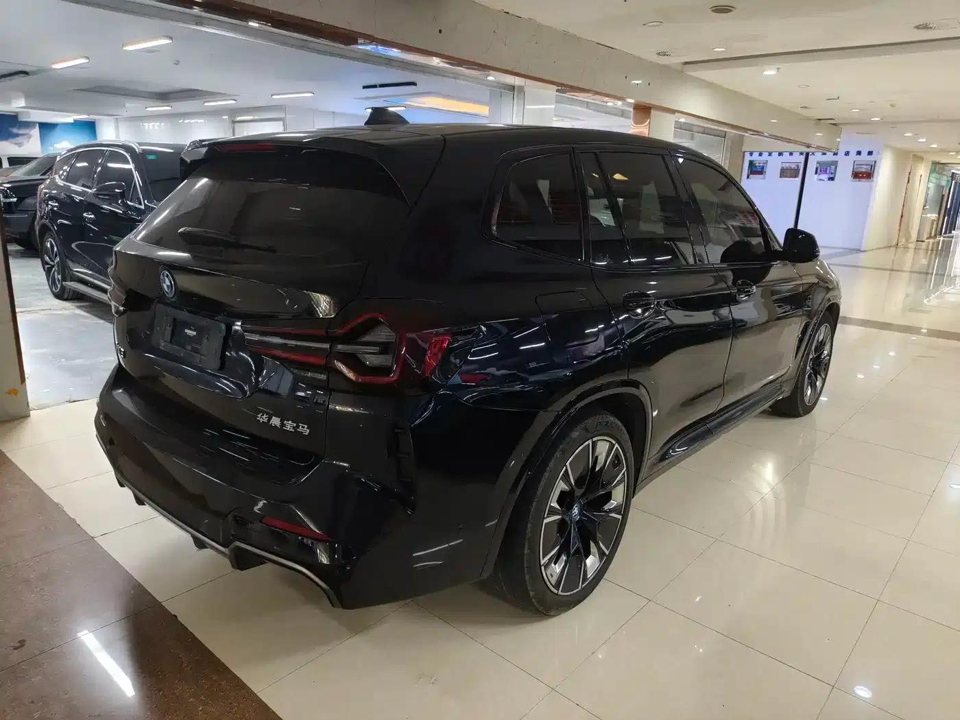 BMW iX3 2023 Leading Edition — миниатюра 16