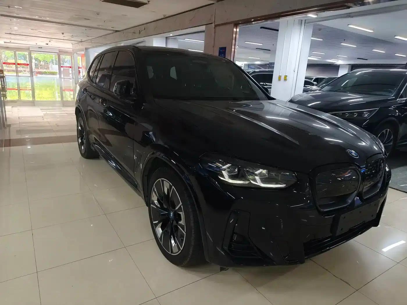 BMW iX3 2023 Leading Edition — миниатюра 3