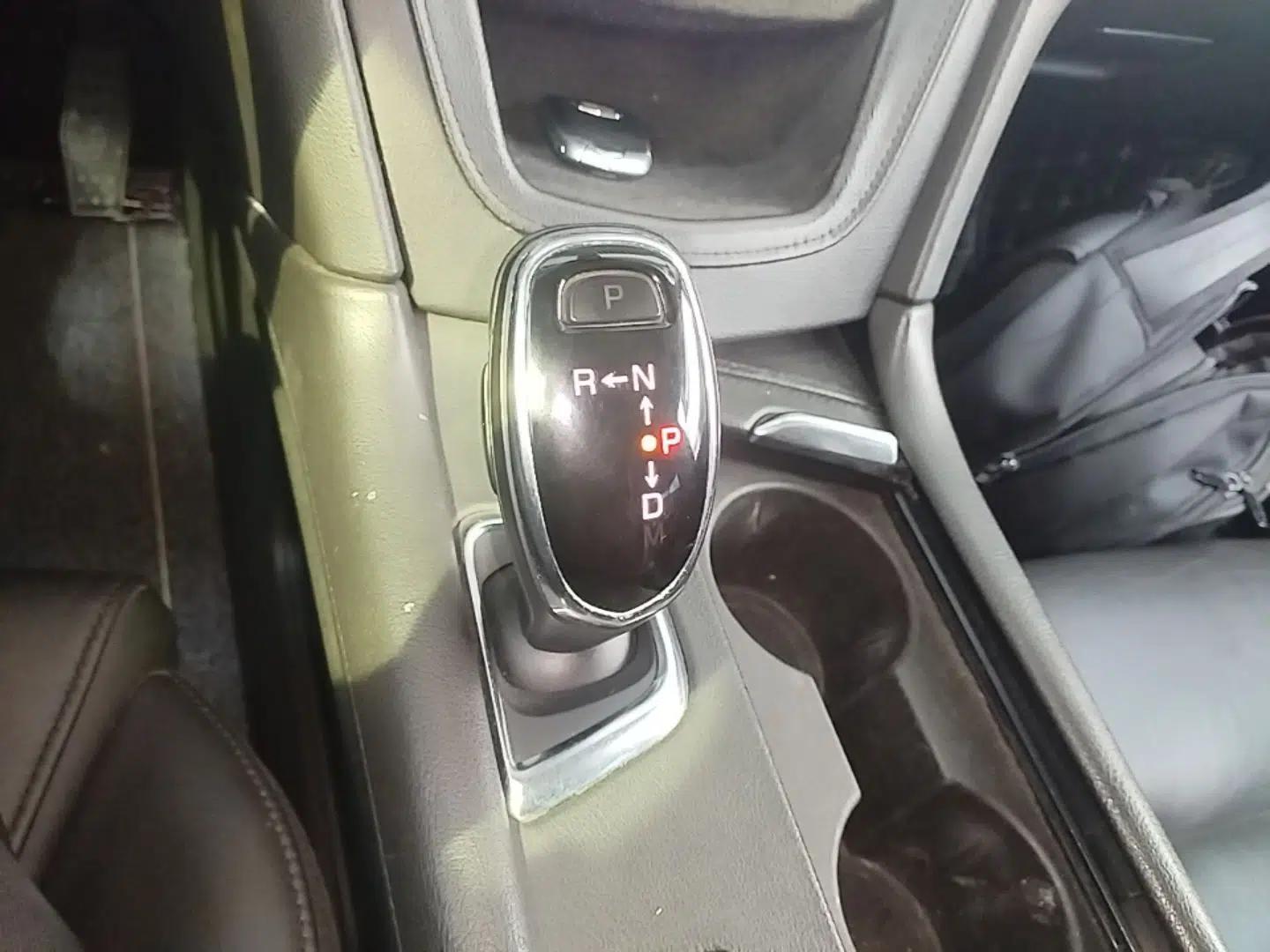 Cadillac XT5 2016 25T Luxury Model — миниатюра 16
