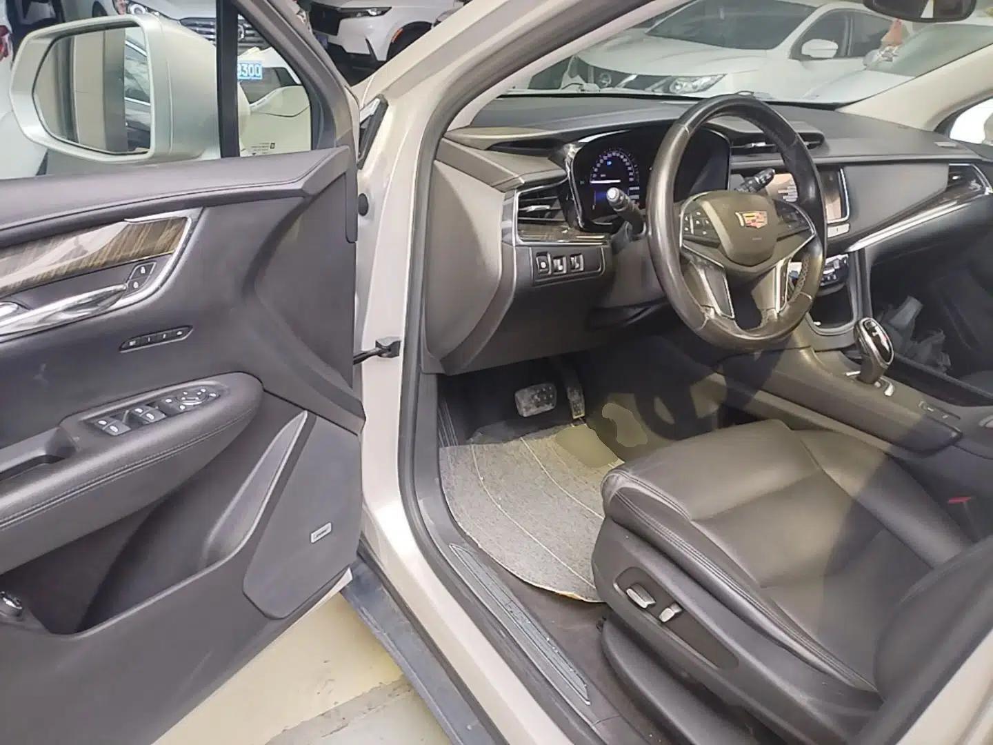 Cadillac XT5 2016 25T Luxury Model — миниатюра 18
