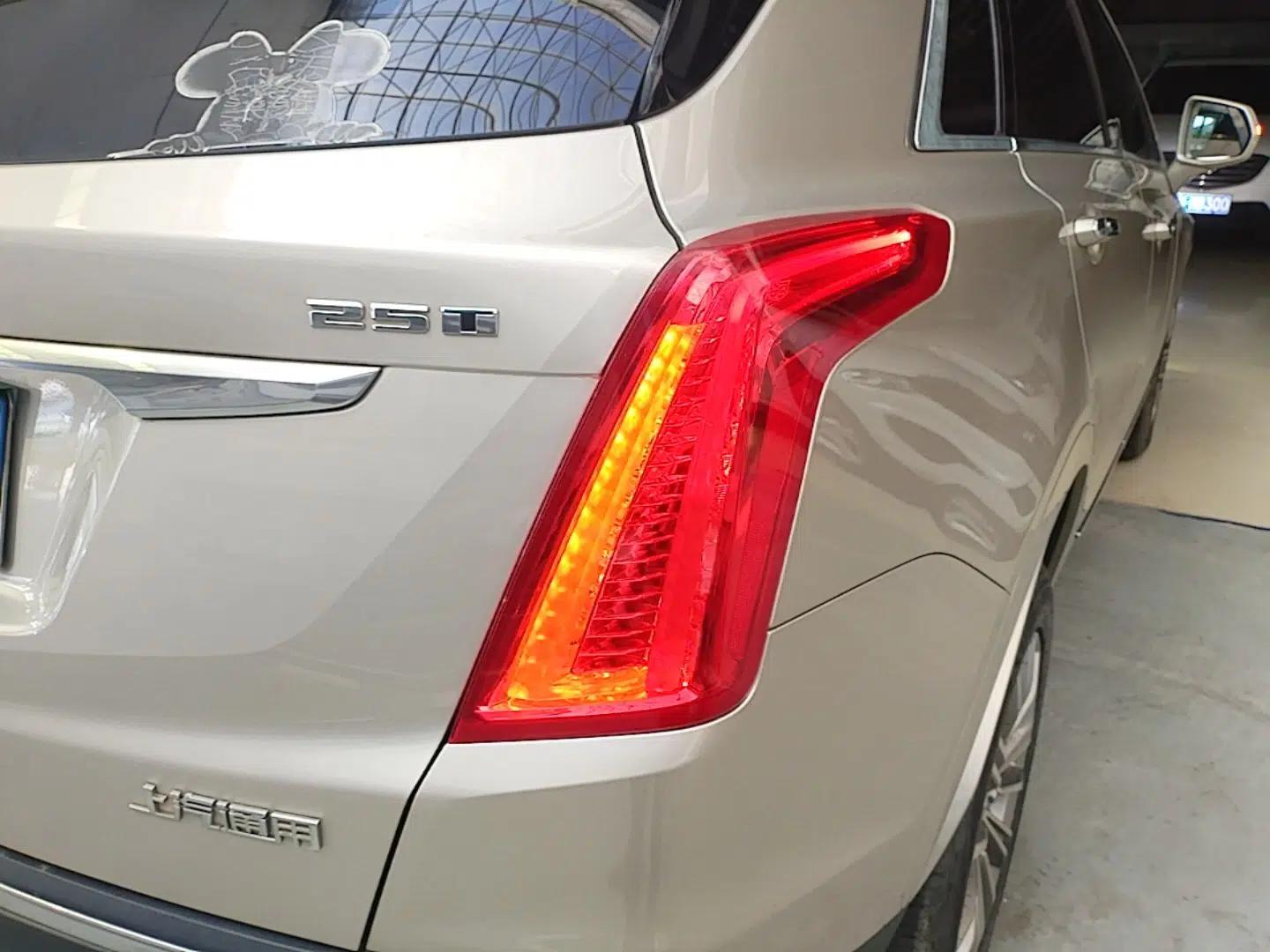 Cadillac XT5 2016 25T Luxury Model — миниатюра 9